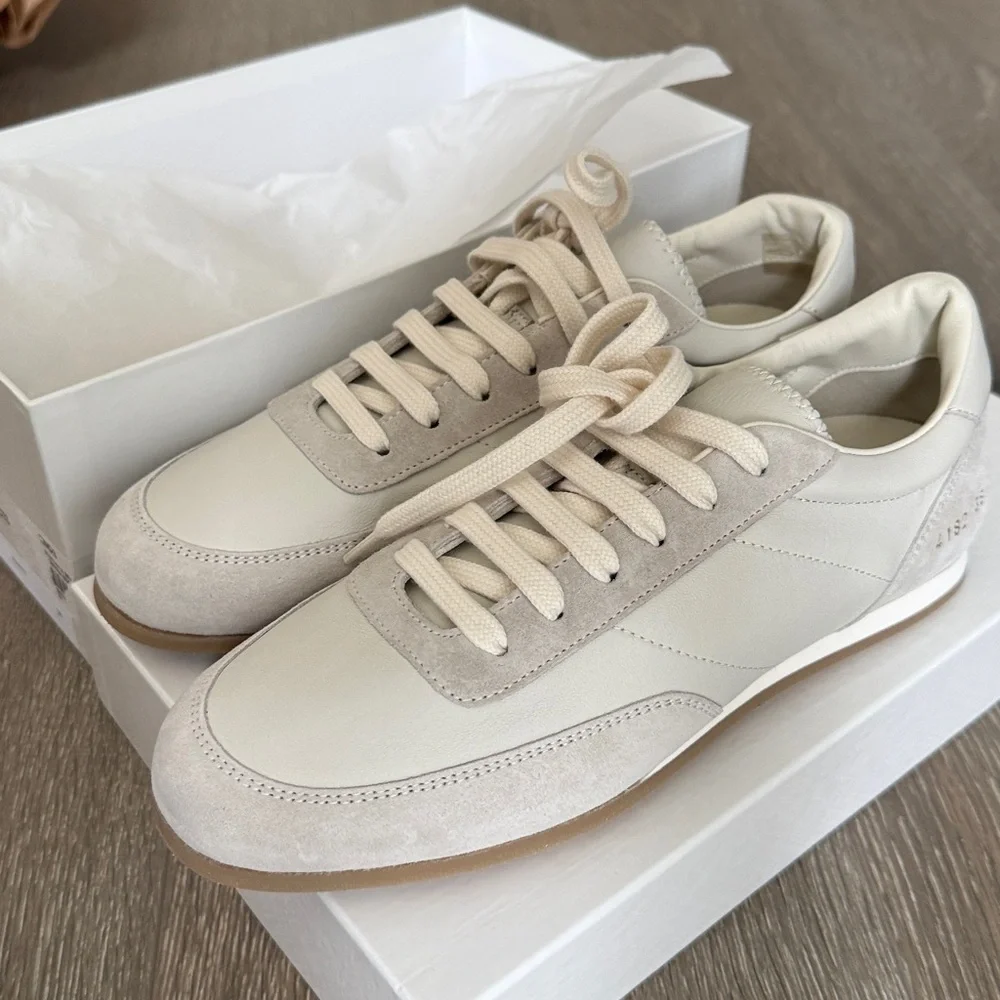 New in Box Common Projects Women’s Minimal Runner Sneakers - Picture 3 of 4